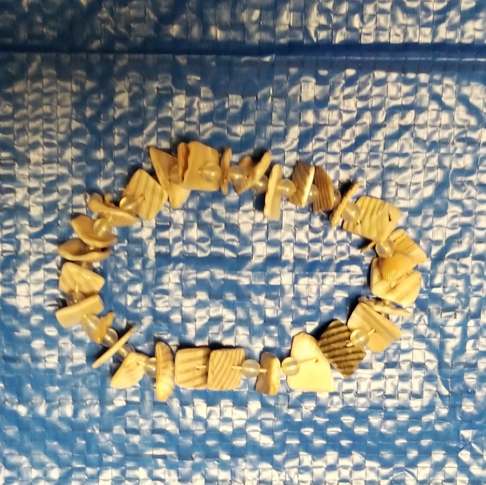 🍁🌺💎🔥HOST PICK🔥Handmade shell bracelet - Picture 2 of 2